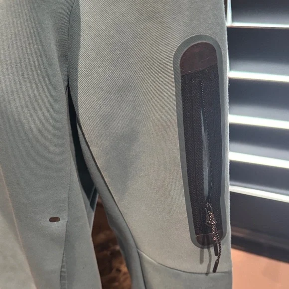 Nike Men's Teal Performance Jacket - Picture 3 of 4